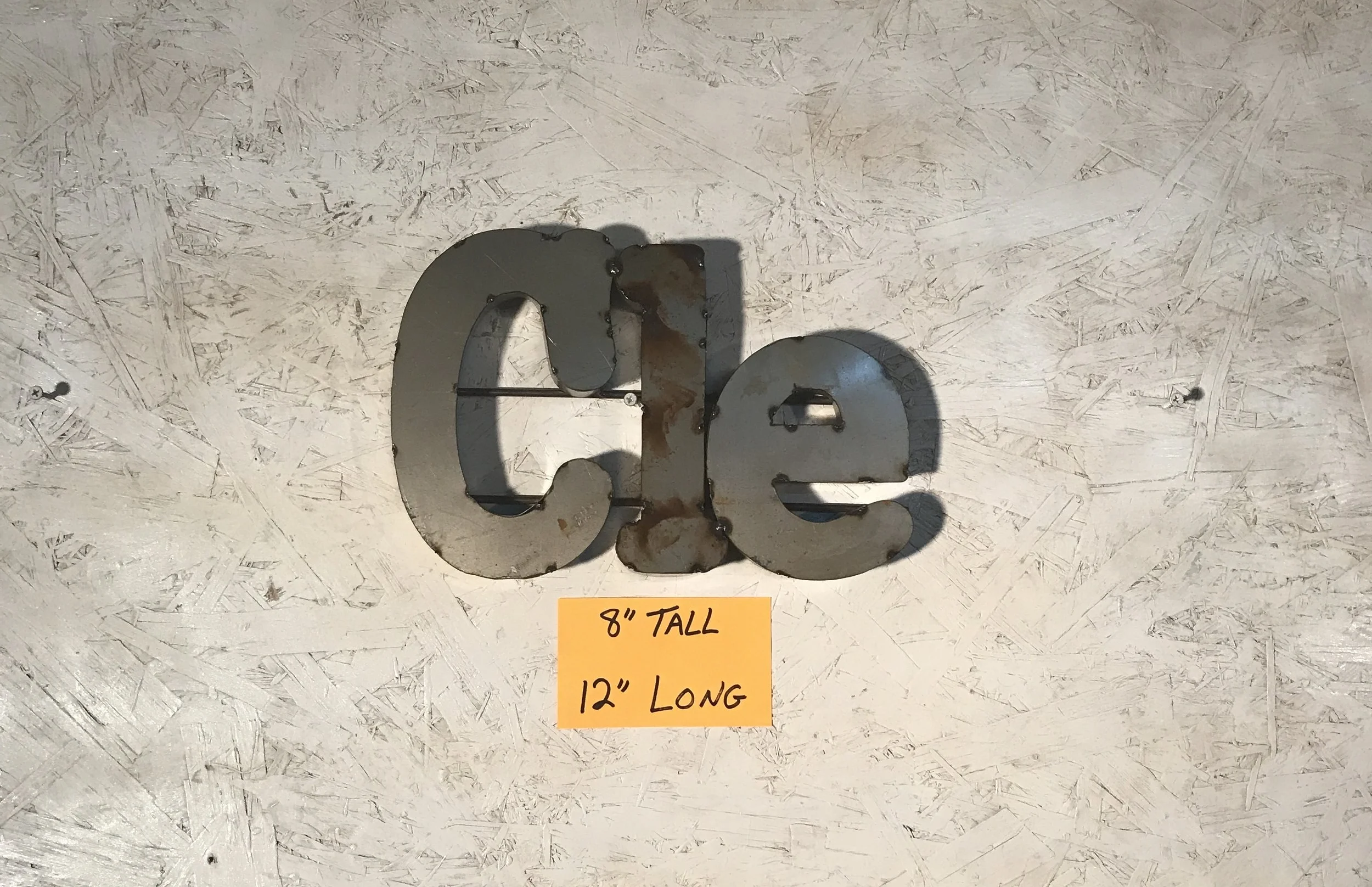 Jamie's phone WEBSITE 3423.JPG