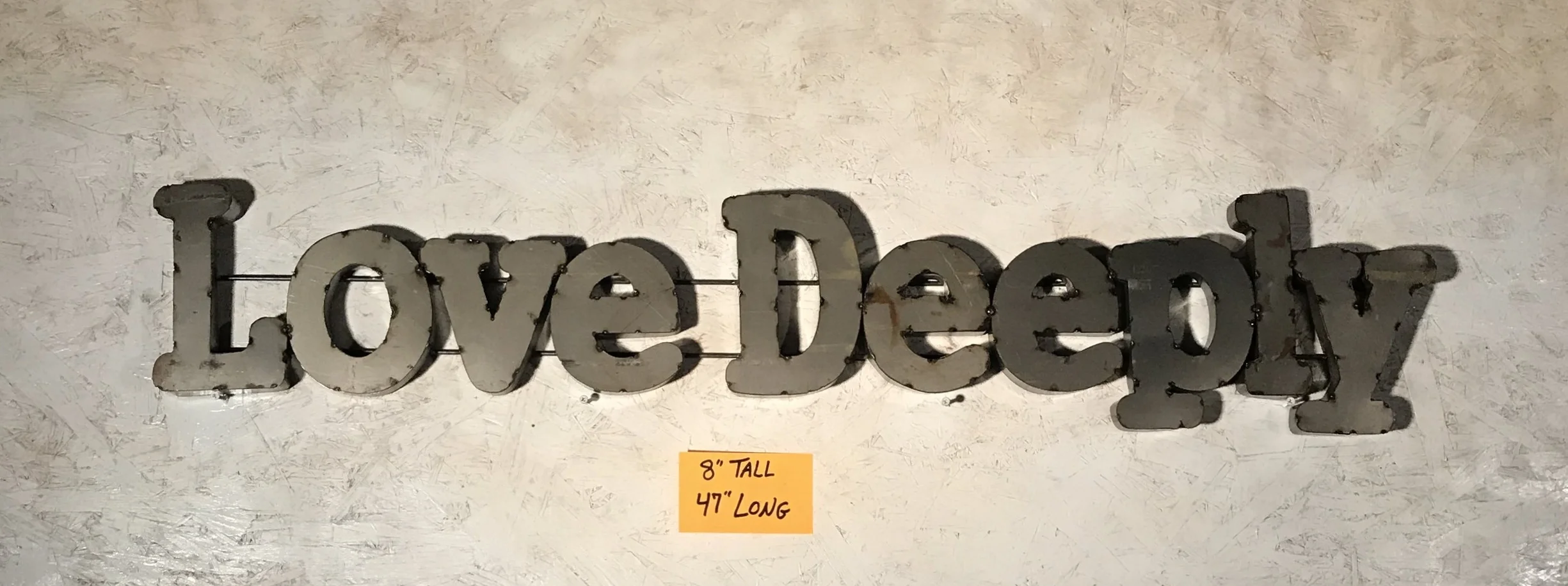 Jamie's phone WEBSITE 3513.JPG