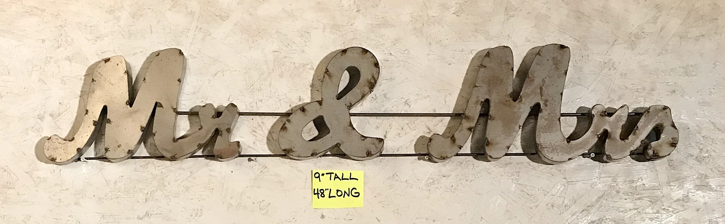 Jamie's phone WEBSITE 3595.JPG