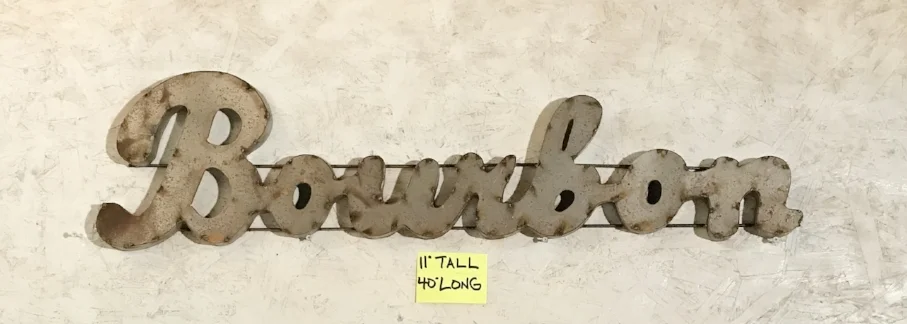 Jamie's phone WEBSITE 3621.JPG