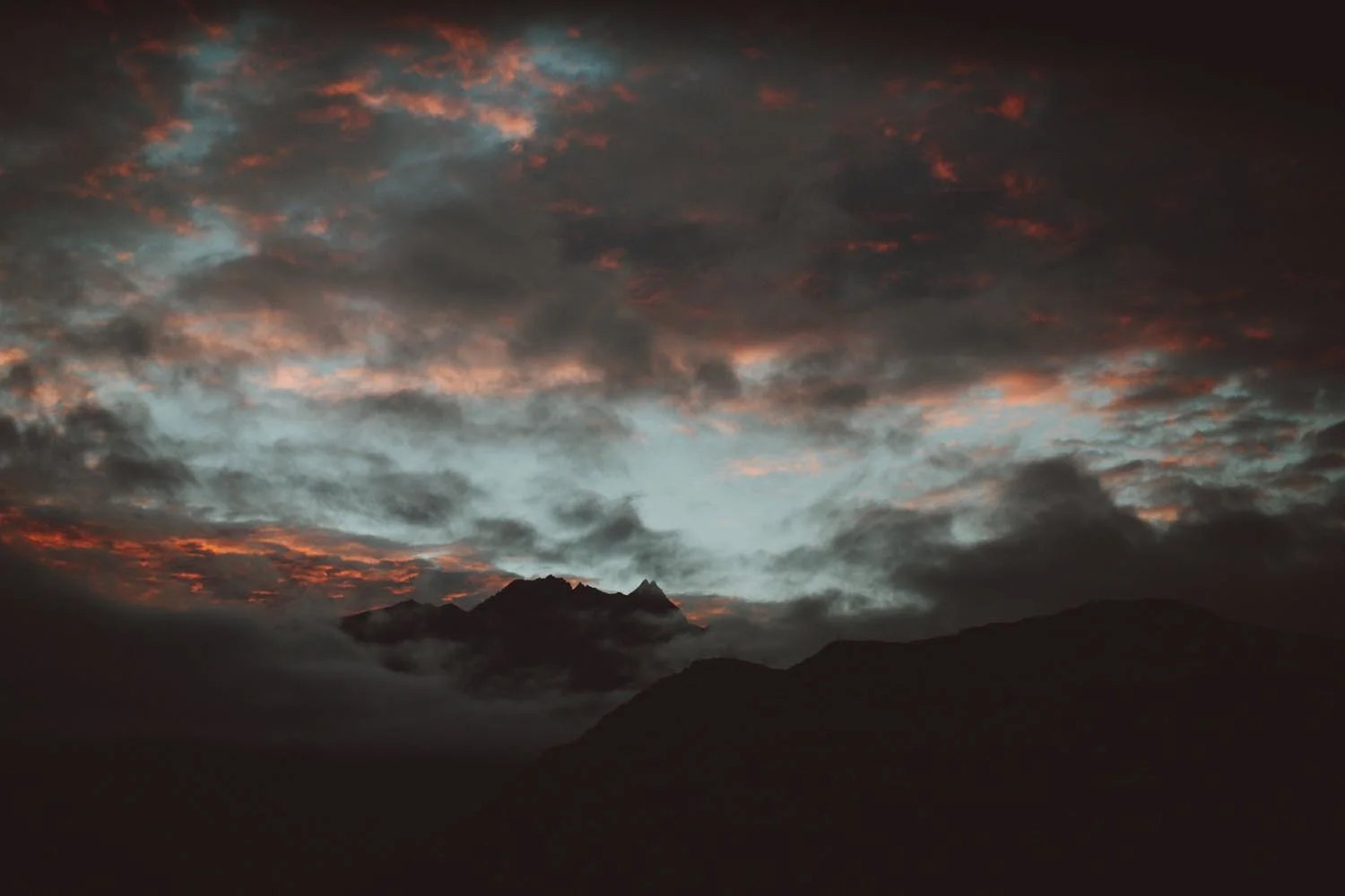 justin_aaron_queenstown_thelby_domain_new_zealand_wedding_sally_lachlan-1.jpg