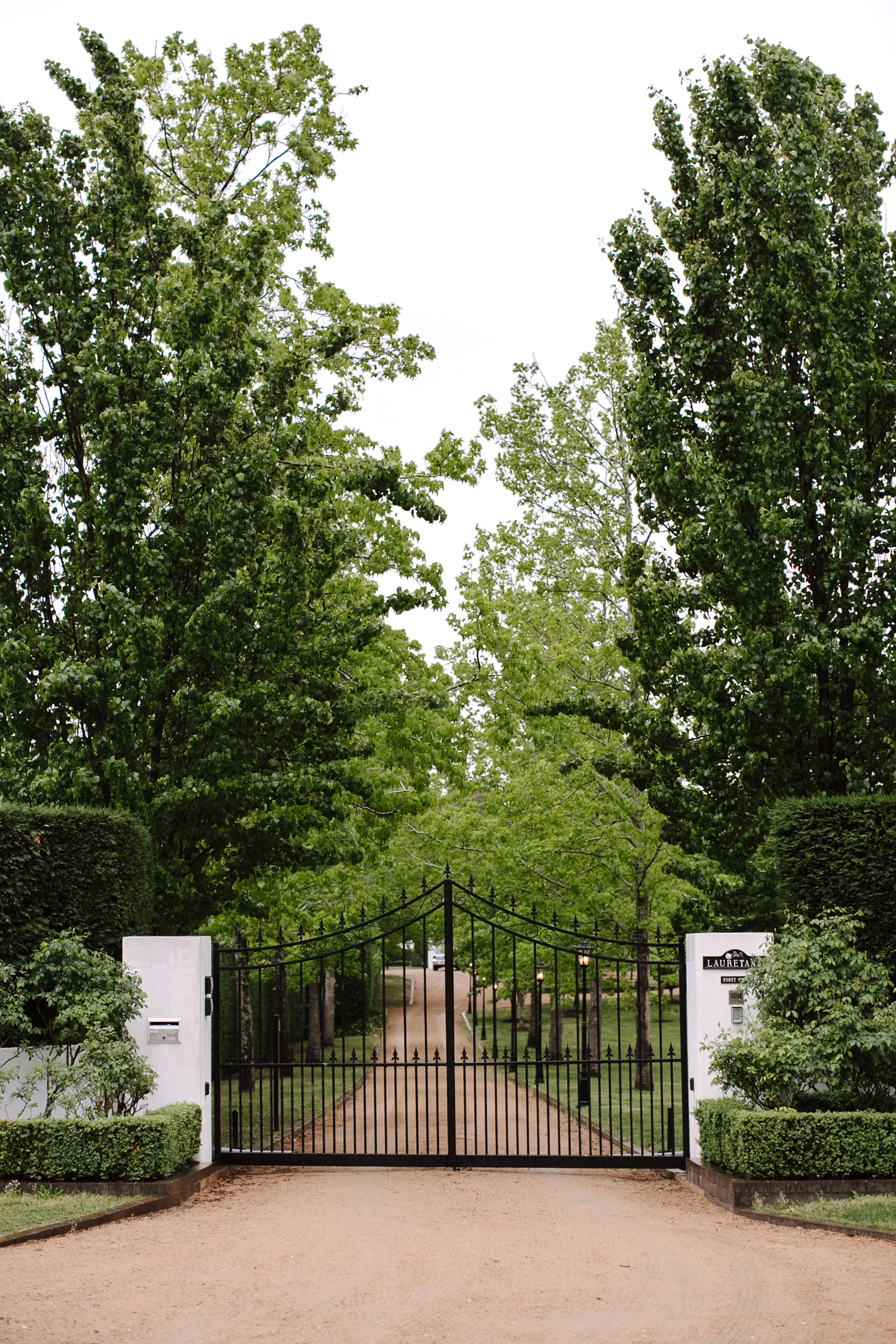 justinaaron-bendooley-estate-wedding-vanessa-dom-001.jpg