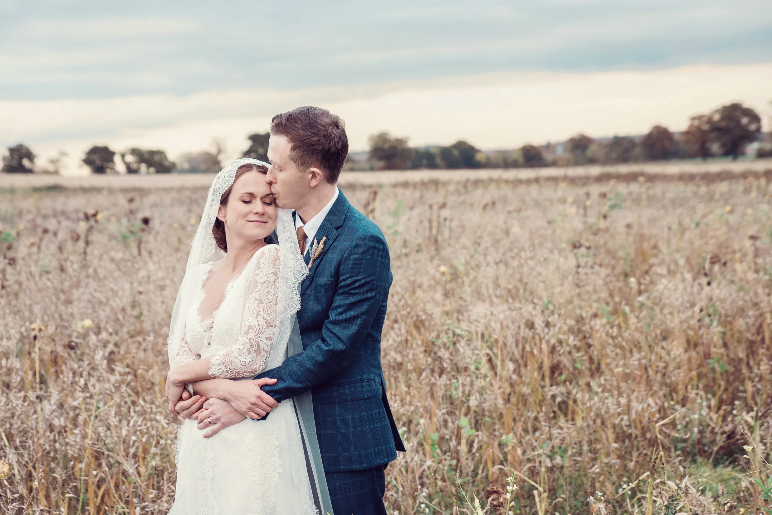 Swallows Nest Barn, Warwickshire Wedding: Elena & Gareth