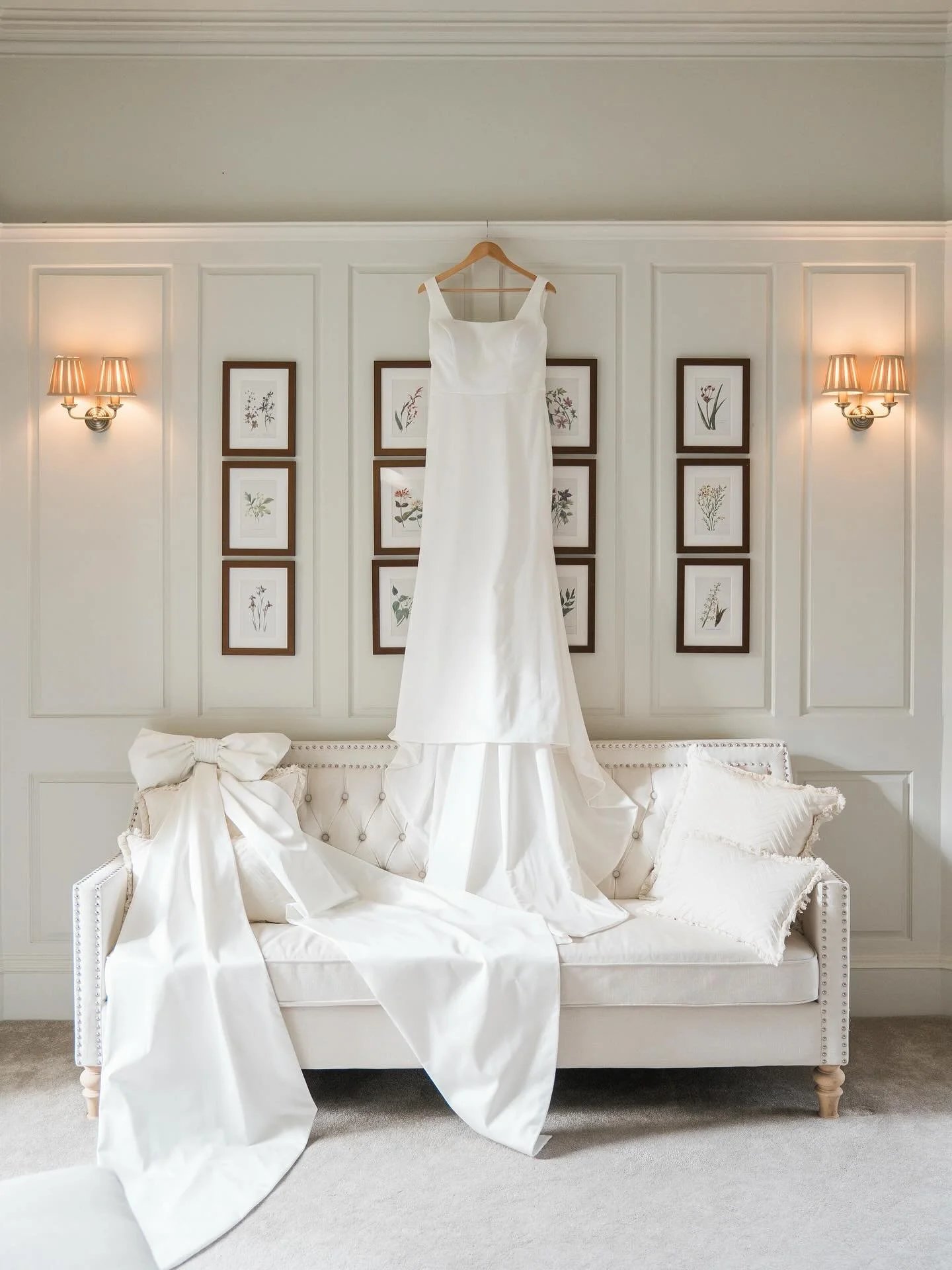 A post for details, which can sometimes be overlooked, but never by me, as they are (one of) my favourite things to photograph 🫢&hellip;

Taken at the stunning @thewoottonhallestate 
🍃