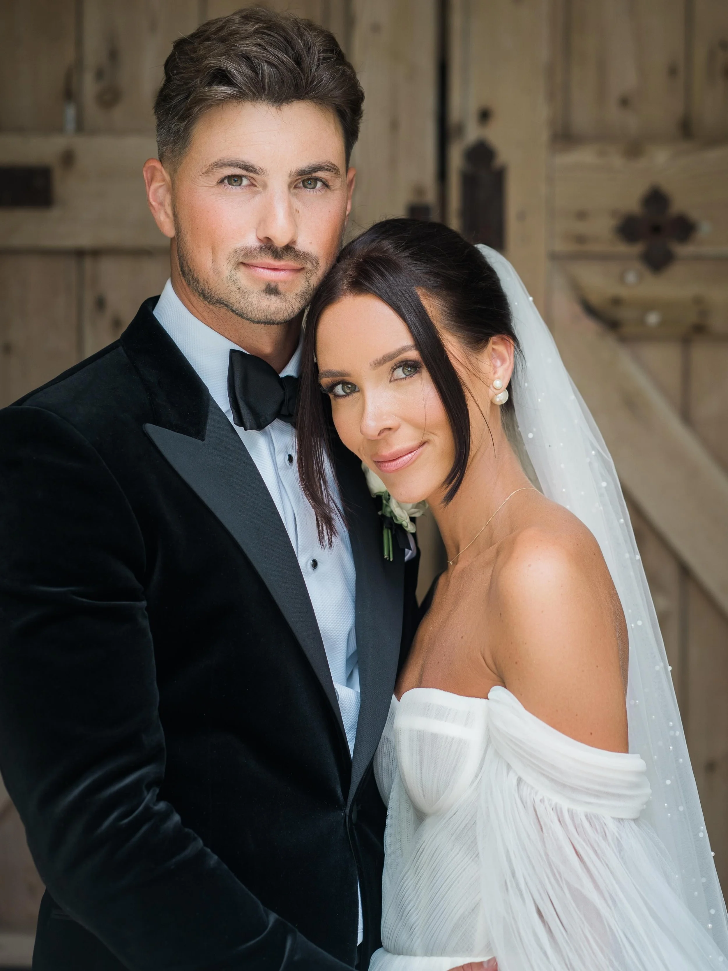 I only have limited availability left for 2027, &amp; I&rsquo;m holding an offer until the end of May. 

&pound;350 reduction from my full day wedding collection, so do get in touch if you would like to see my full brochure. 

I also offer mini weddi