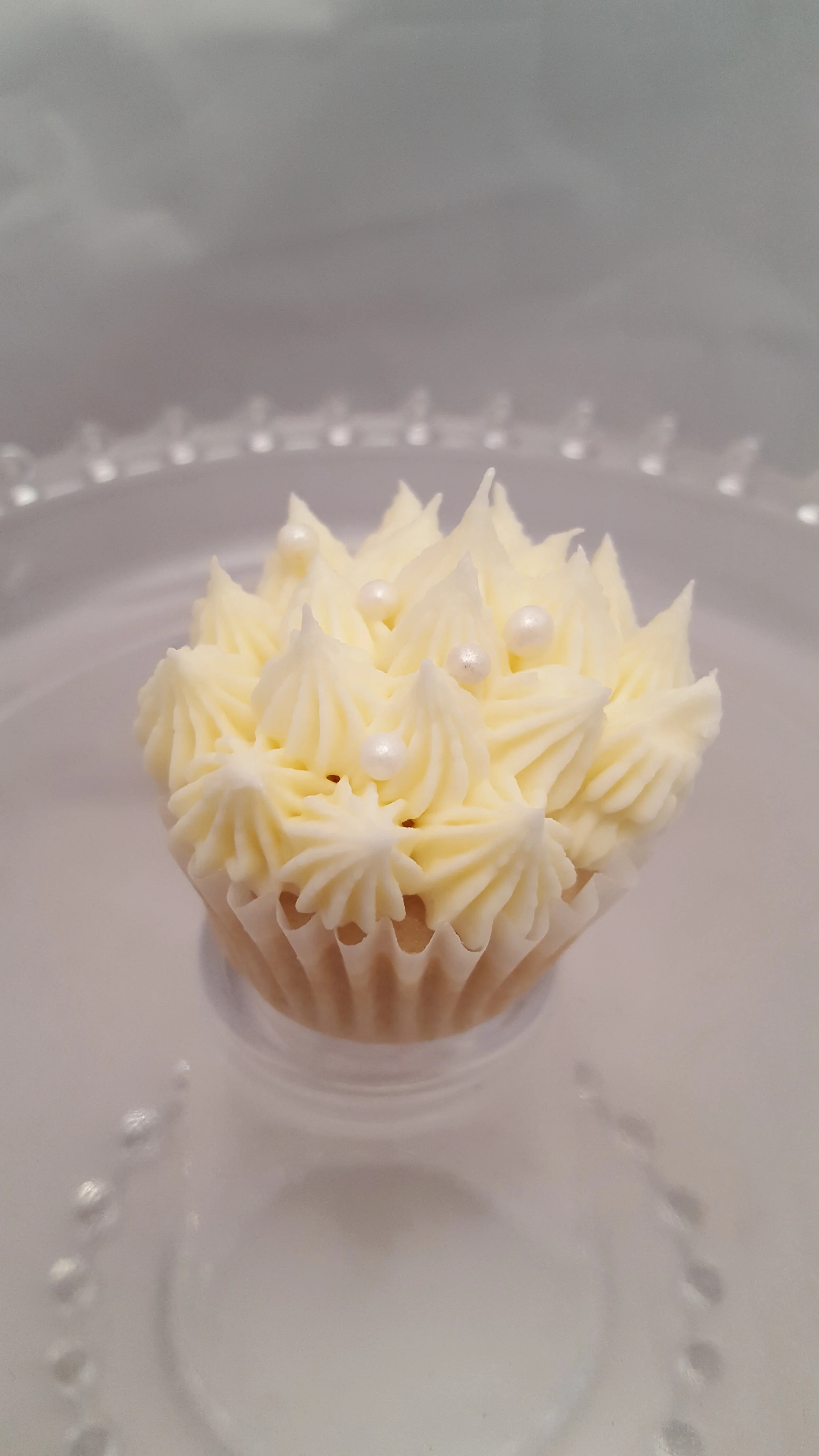 Champagne cupcake with vanilla buttercream