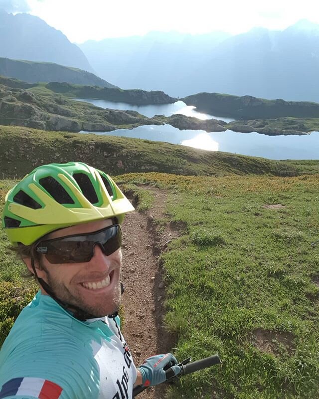 Really couldn't be arsed to get out for a ride after a long day in the shop today, but its safe to say that i am now reasonably pleased that i did #alpedhuez #lacbesson #xc11 #alpesevenings #bloodymarvellous