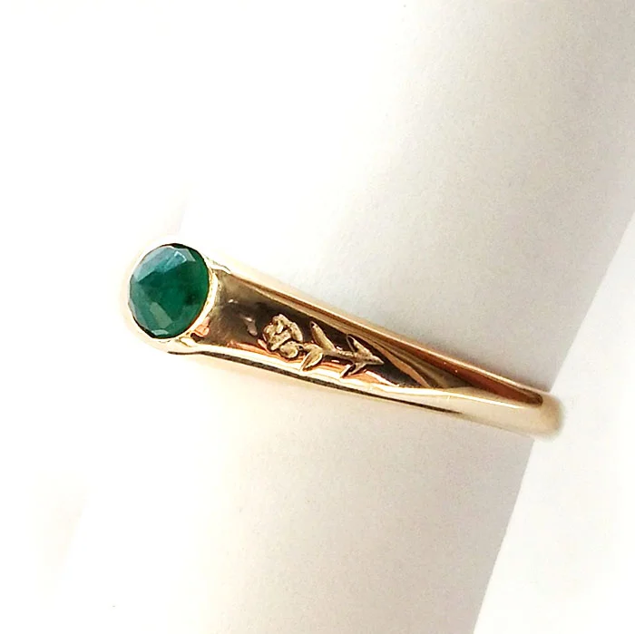 emerald ring 3.jpg