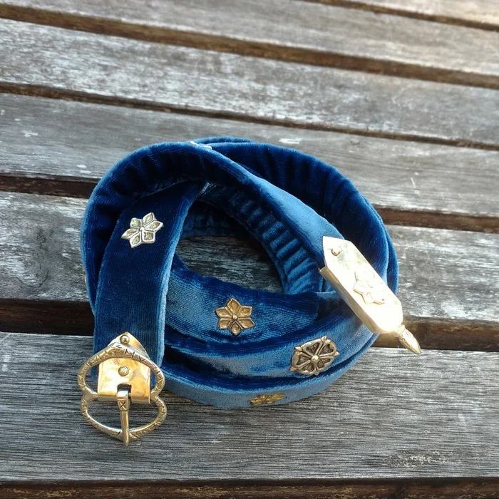 Velvet covered quarter belt with silver plated fittings