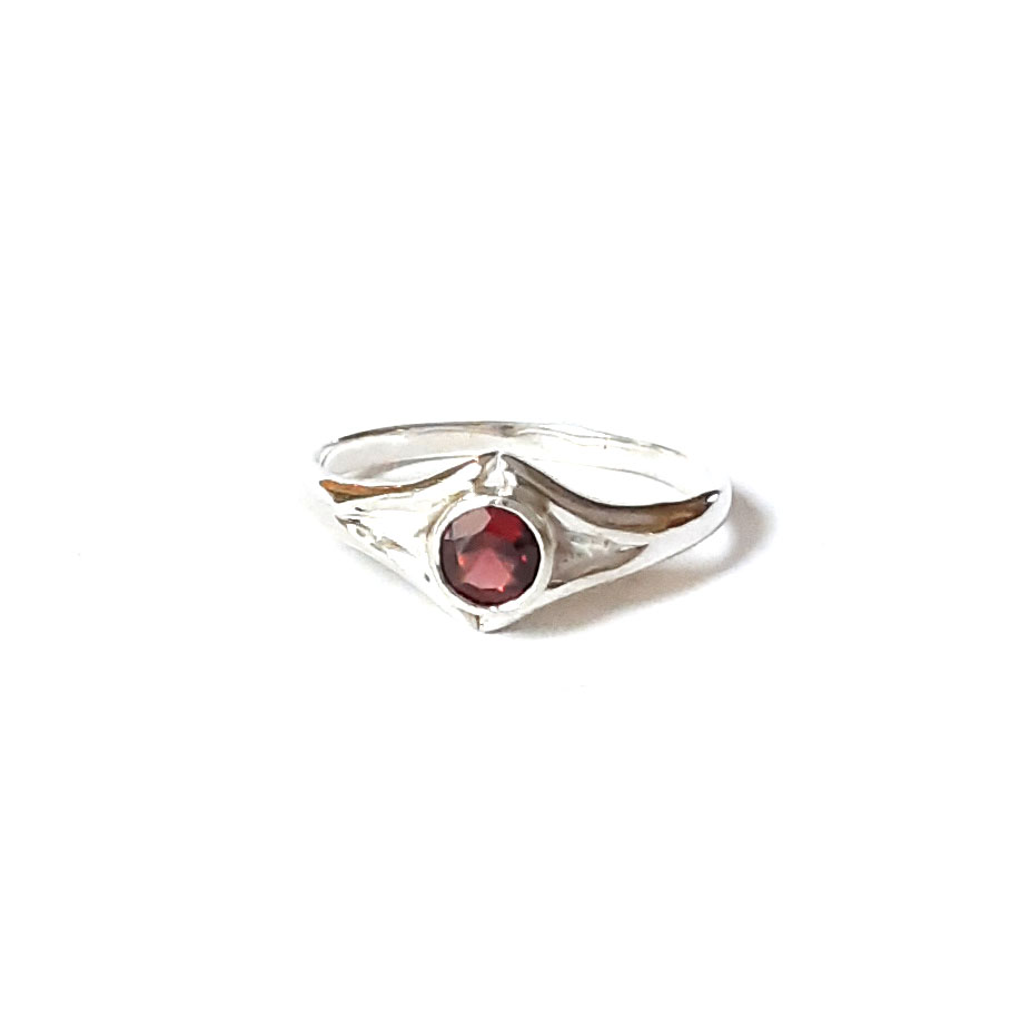 Kassandra silver gemstone ring