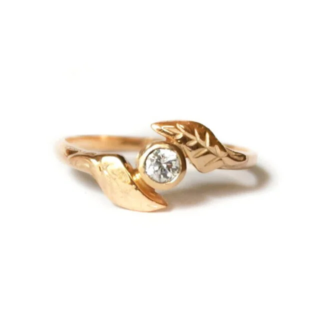 rose+gold+and+white+leaf+ring.jpg