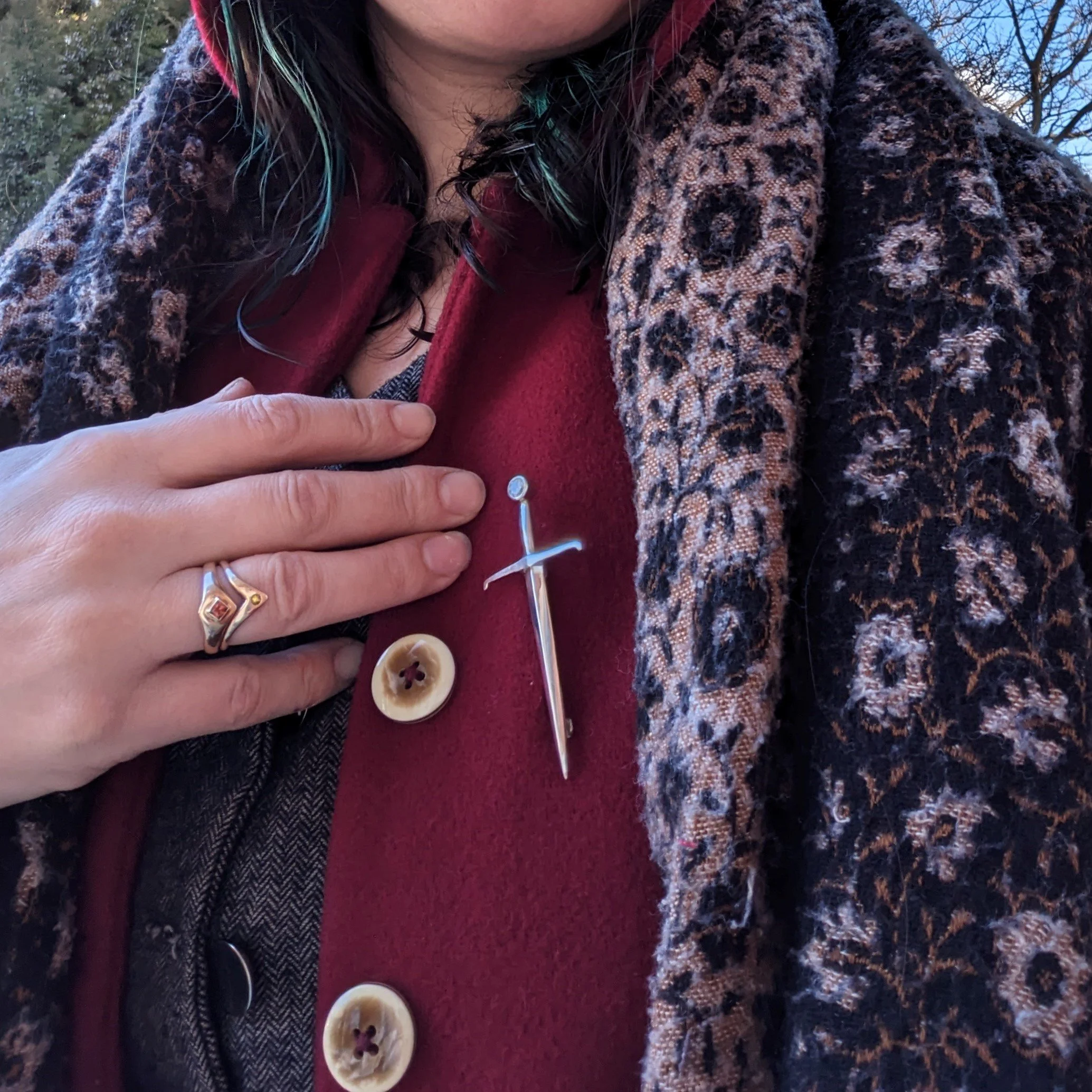 swordbrooch2.jpg