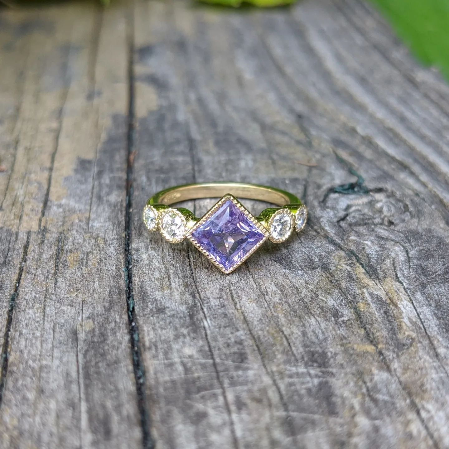 I have lots of fun sapphire rings in the world right now. Here's a throwback to a purple sapphire ring I made in 2021. 
I love designing really special and unique rings for my clients. 
#engagementring #purplesapphire #sapphirering #sapphireengagemen