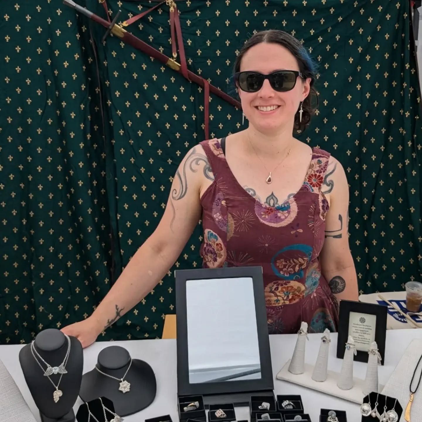 Toronto East Enders get excited! I am stoked to be joining a tiny perfect pop up partnering with @anarreshealth and @fawn_tooth taking place at 640 pape 
 @arthouseto.popup . We will be there from 12 to 6 pm. And it will be a cozy chance to do some h