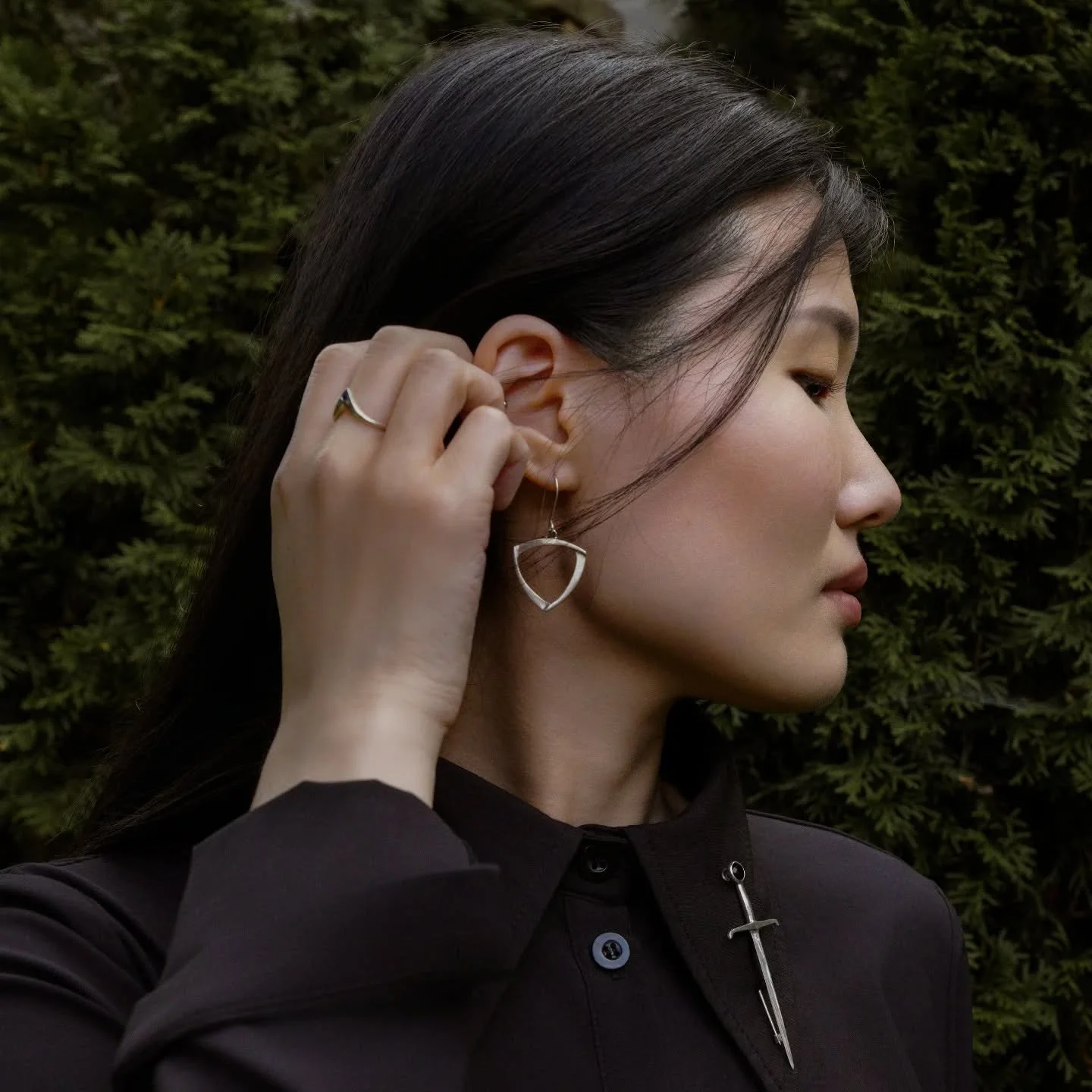 My shield maiden earrings don't get enough love. Lightweight but perfectly elegant, here you can see them styles with my longsword brooch and my v stacking ring with a flush set sapphire. 
These earrings have a special meaning about the great power o