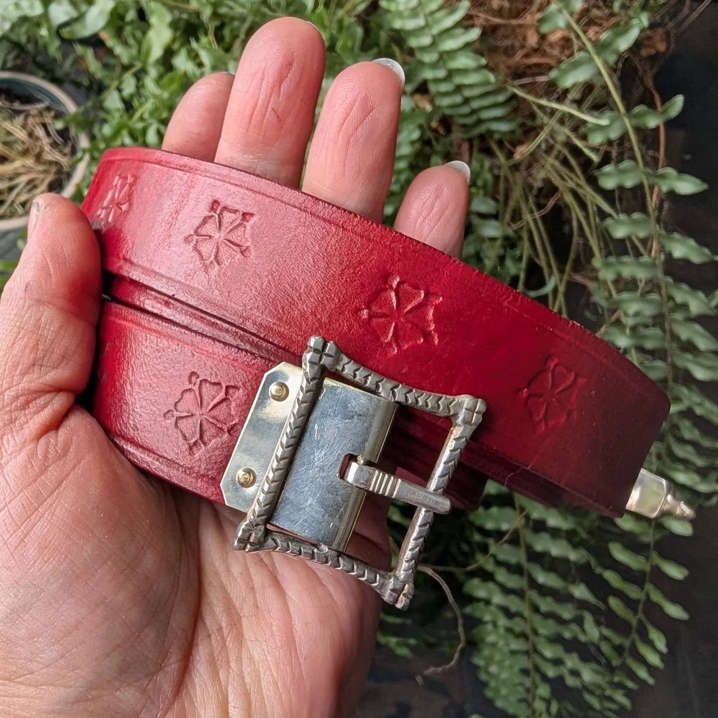 Have you started thinking about the reenactment season yet? I have some medieval belts already made up and ready to ship! You can check them out in my belts and leather section using the in stock filter. #handmadebelts #medievalbelts #custombelt #lea