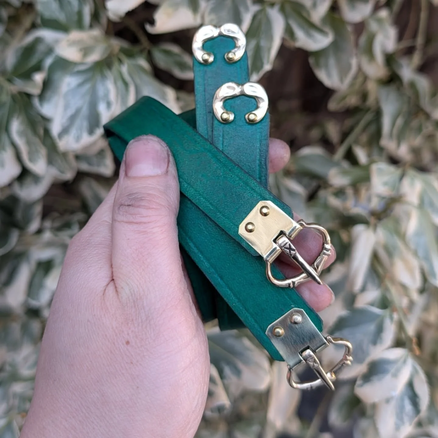 Just some medieval green garters, perfect for reenacting , cosplay or larp on their way to their new home! #medieval #reenactor
#renaissancefestival #larp