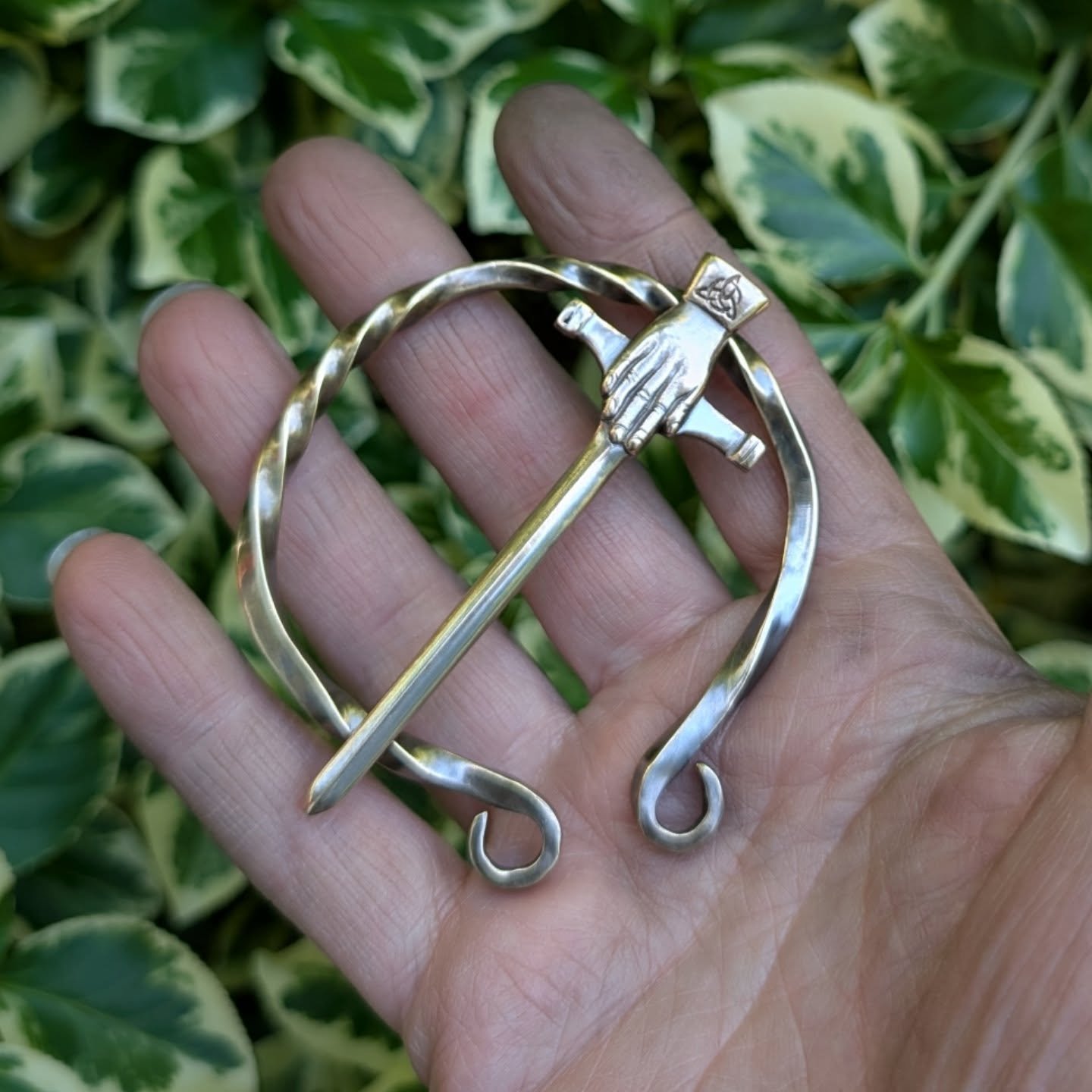 Very excited for this custom brooch I just finished up for a client. Made from patinated brass, this was inspired by the hand of the king brooch with the clients design twists to make it his! He will wear it on the day of his wedding and I couldn't b