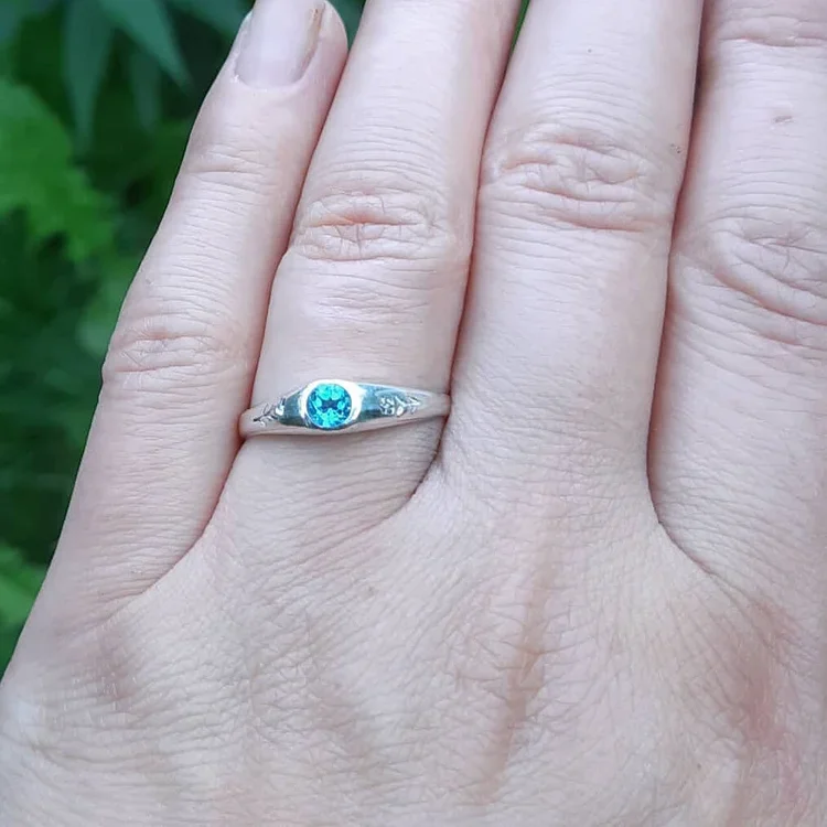 stirrup ring photo 3.webp