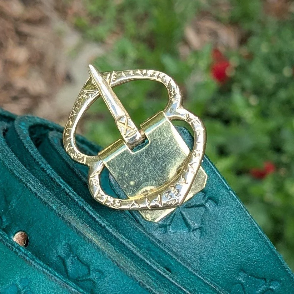 green 34 belt buckle crop  (1).jpg