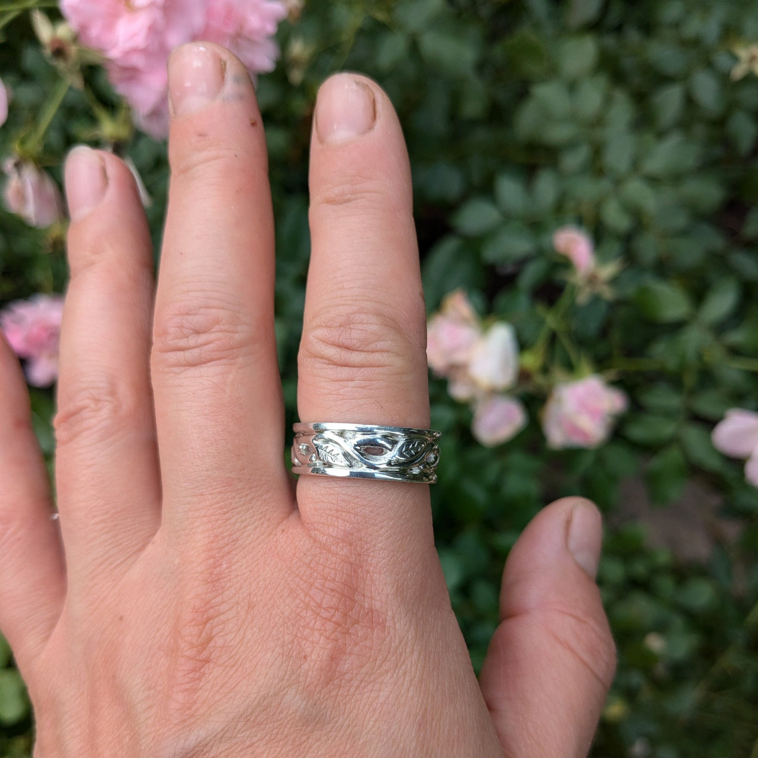 Enclosed Secret garden ring