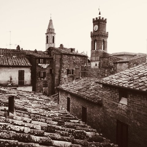 roof tops Pienza, 2017, 10x10