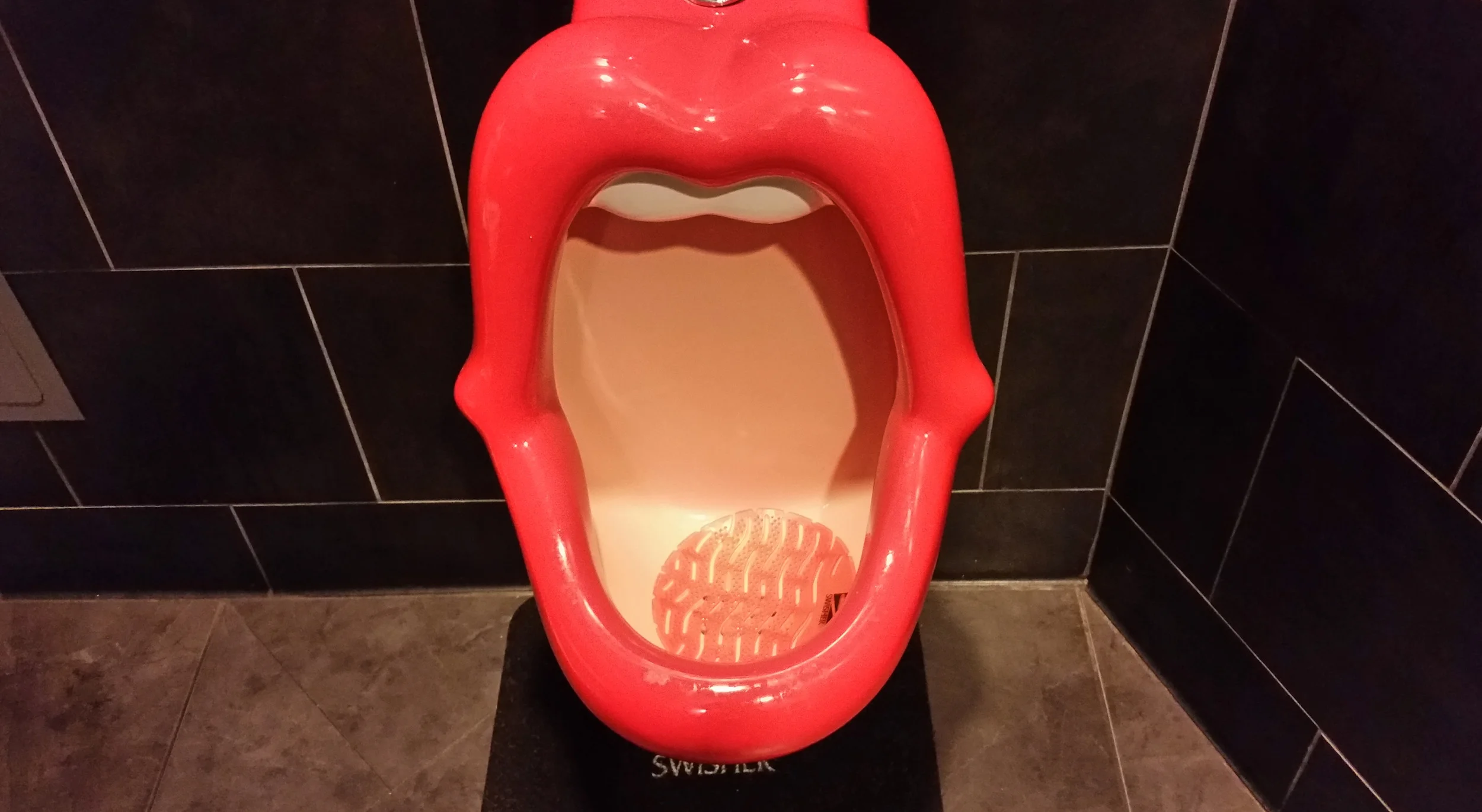 Gentlemen's toliet