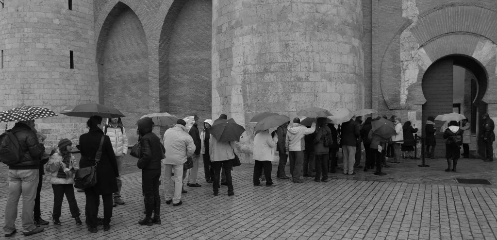 Paraguas en la Aljafería.jpg