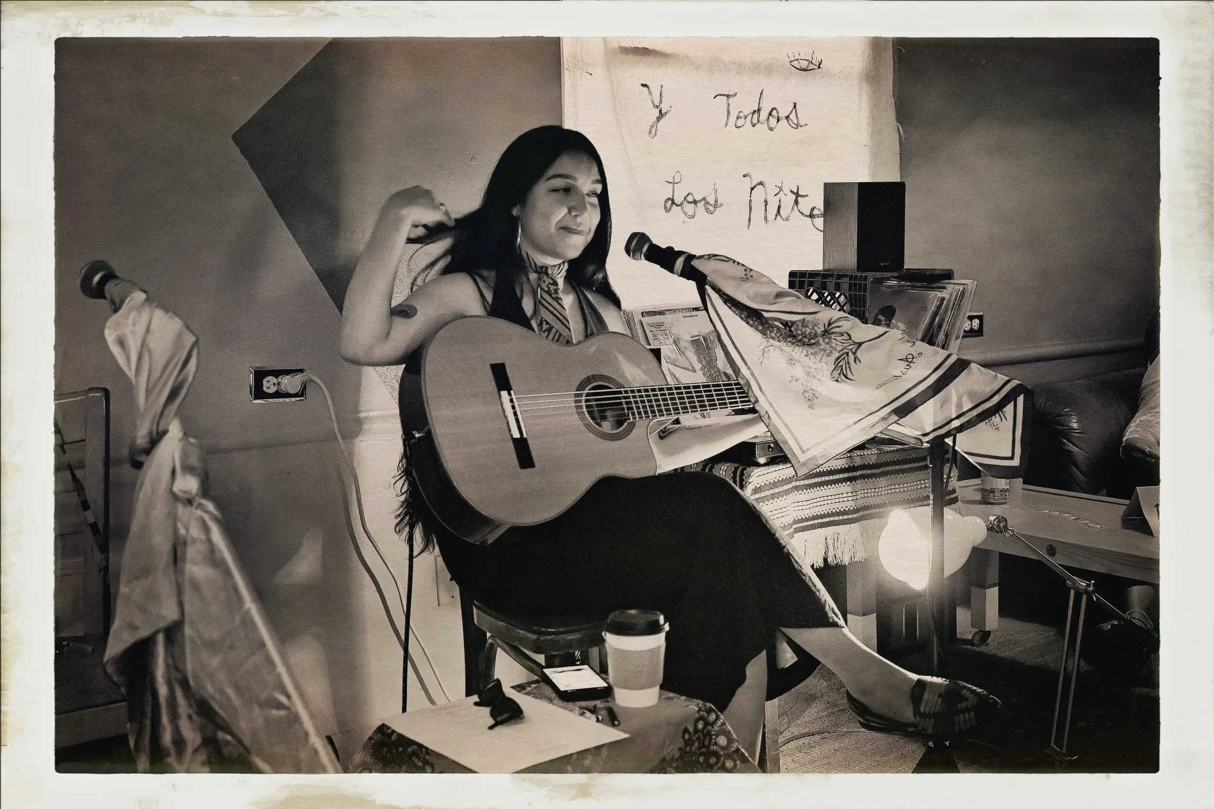 Casa Pink Studio Nite welcomed the musical talents of Isabel Paillao (aka: Chavela) this evening.

T&rsquo;was an intimate affair and the evening also included the musical accompaniment of her dear friend Kassandra.

If pressed to tell you about a fa