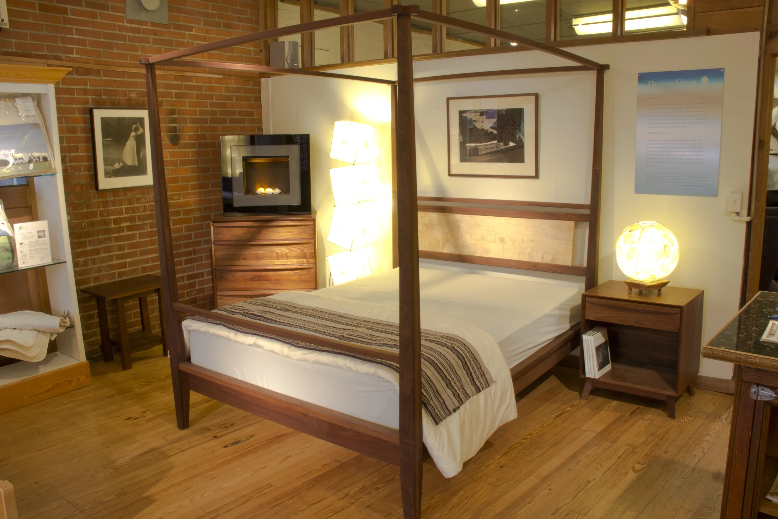 solid_wood_bed_Frame.jpg