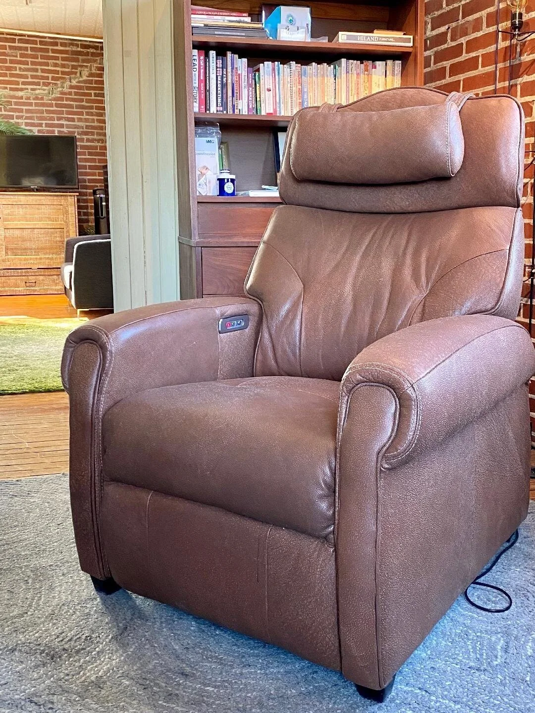 Zero Gravity Recliner - Saddle Leather