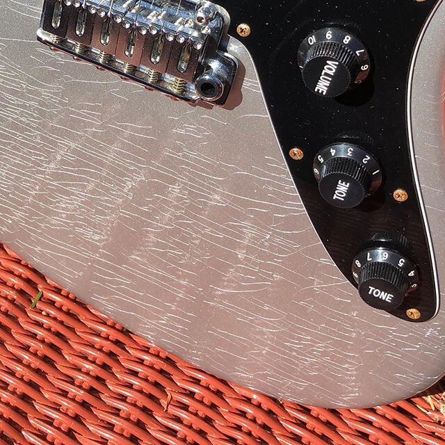 Today&rsquo;s word is &ldquo;crazing,&rdquo; brought to you by this Suhr Classic JM.
.
.
#guitarhistory #suhrguitars #suhrclassicjm #crazingglaze #offsetguitars #thehighgainpodcast