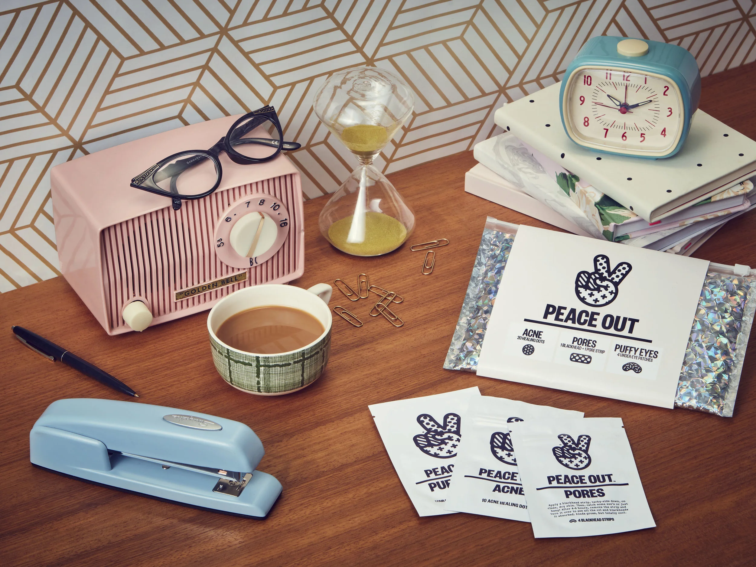 181029 Bustle Desk Office Mom.jpg