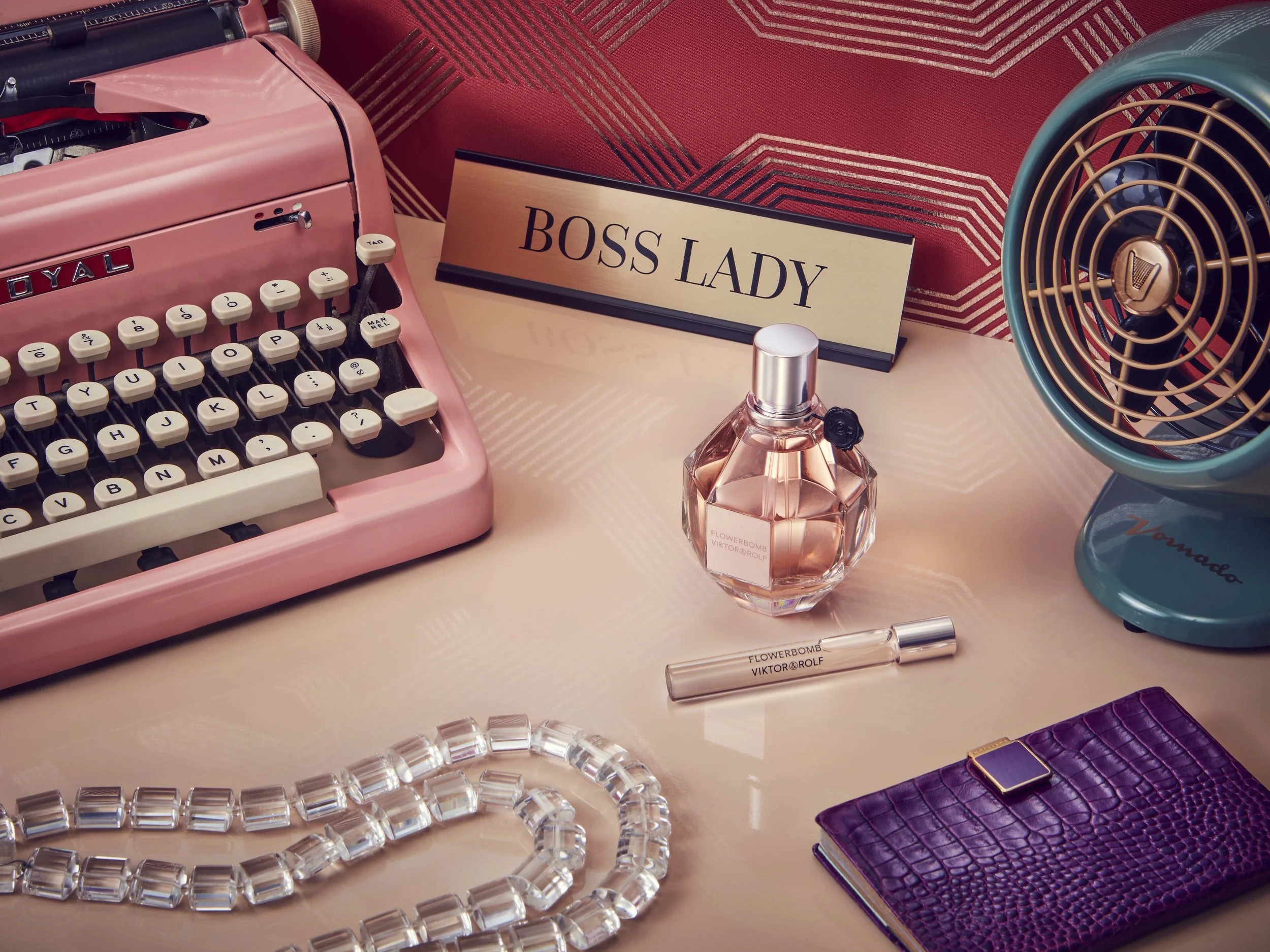 181029 Bustle Desk Spritzer.jpg