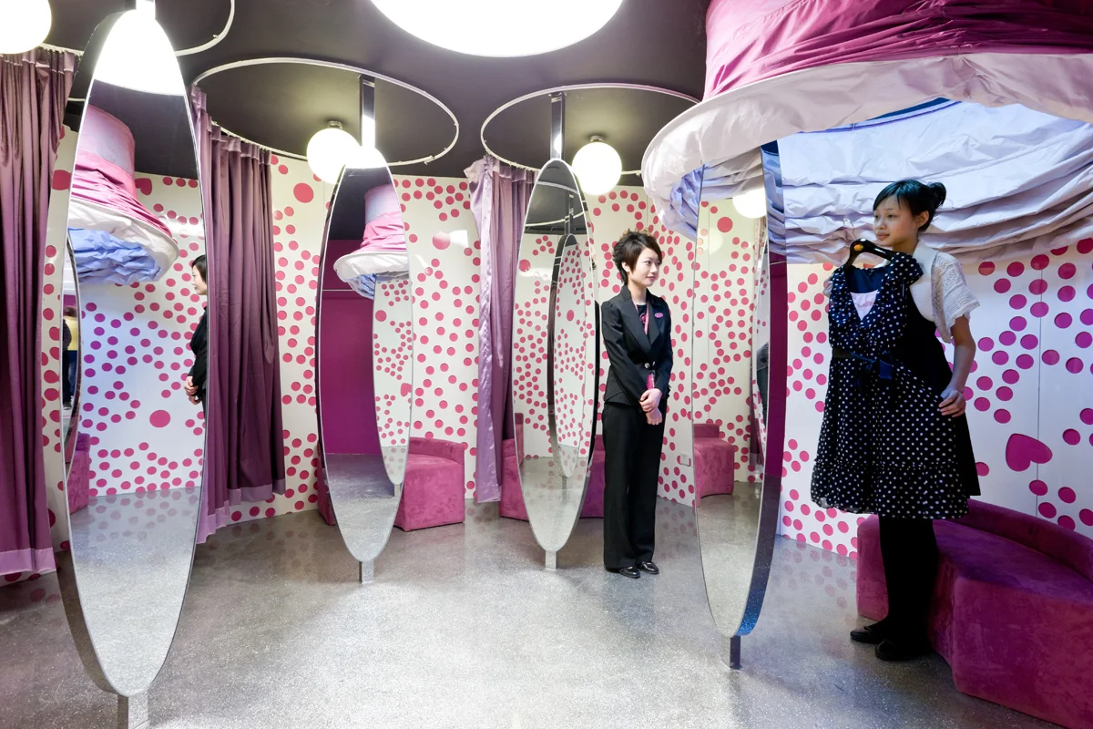 Barbie Store JSA 3330.jpg