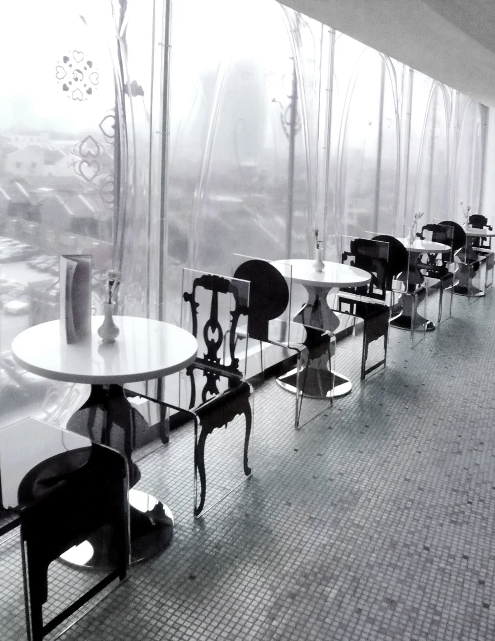 PPT_SIZE_CHAIRS BY WINDOW.jpg