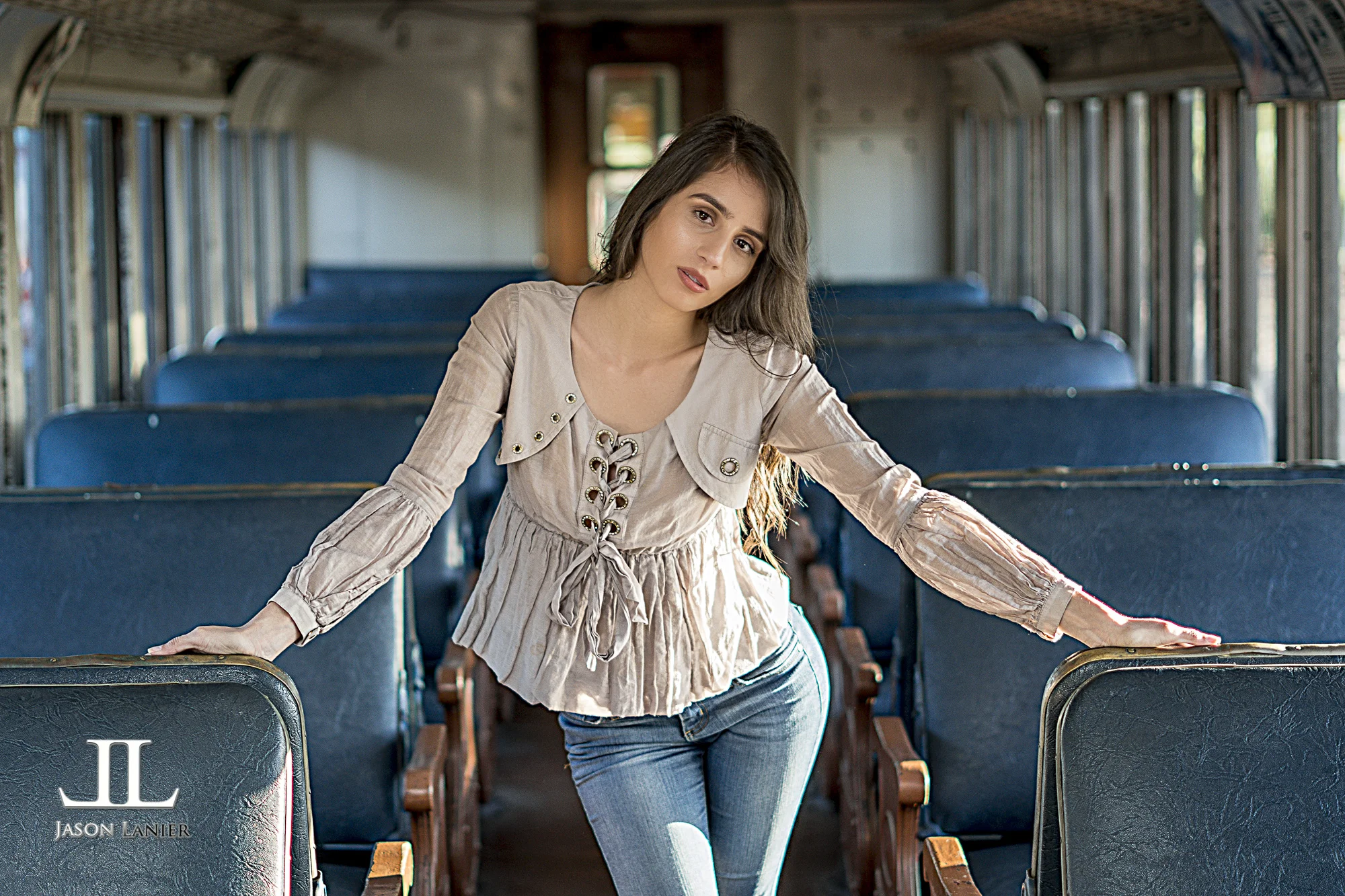 CHEAP Lens Challenge- Shooting the Sony FE 50mm with the Sony A6500 in a train