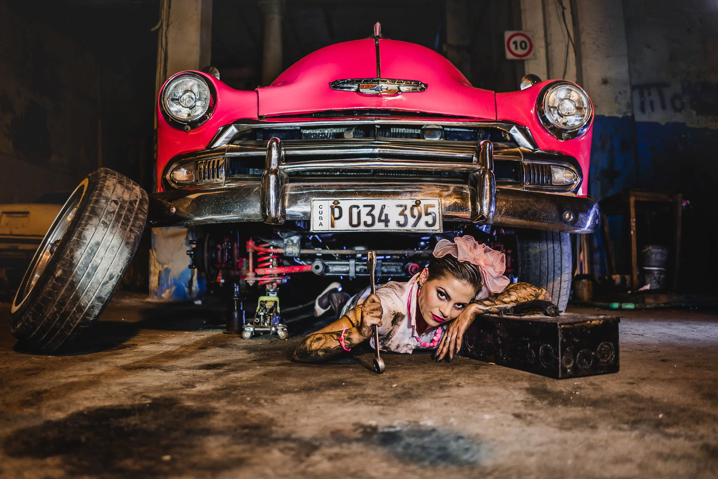 Senorita Mecanica- Shooting the Forgotten Sony Wide Angle Lens- the FE 28mm and Rotolight Neo 2 in Havana, Cuba by Jason Lanier