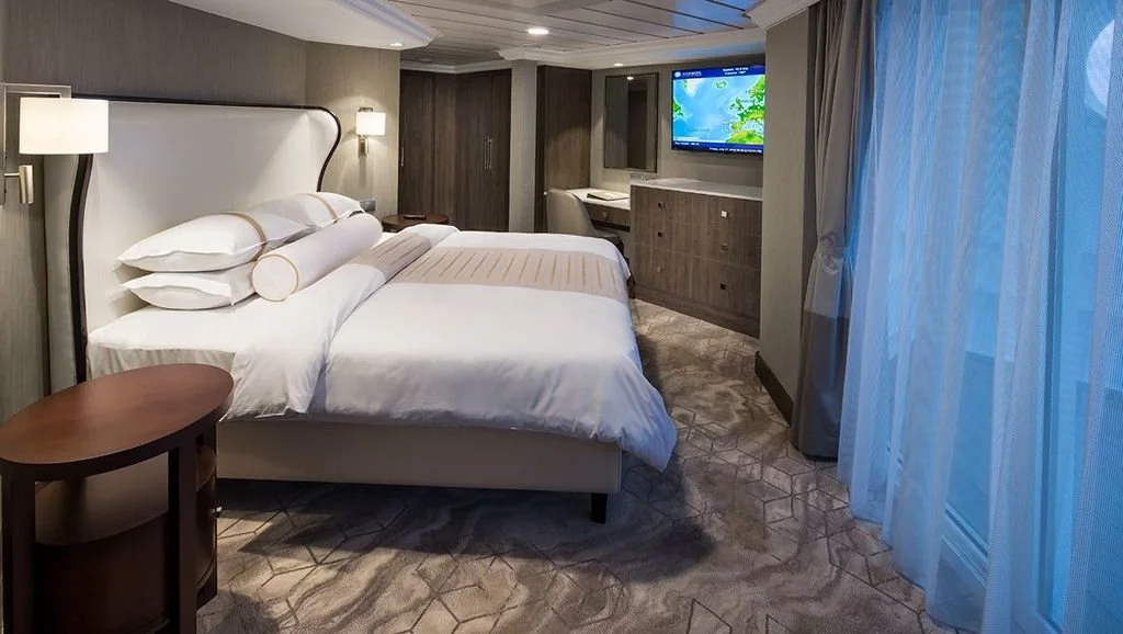 azamara-club-cruises-azamara-oward-club-world-owners-suite-2.jpeg