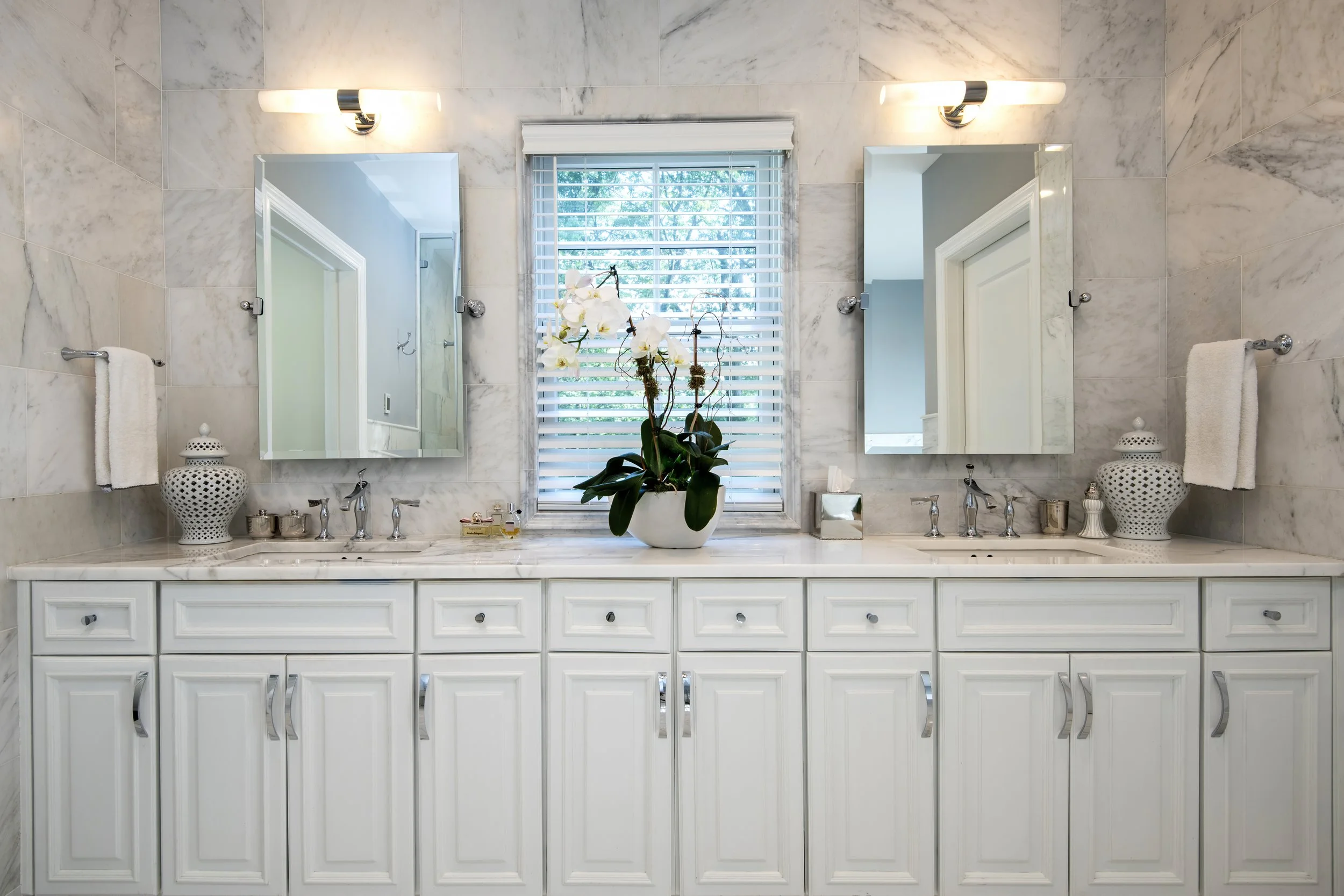 09_Private Res_NJ_Bath_Vanity.jpg