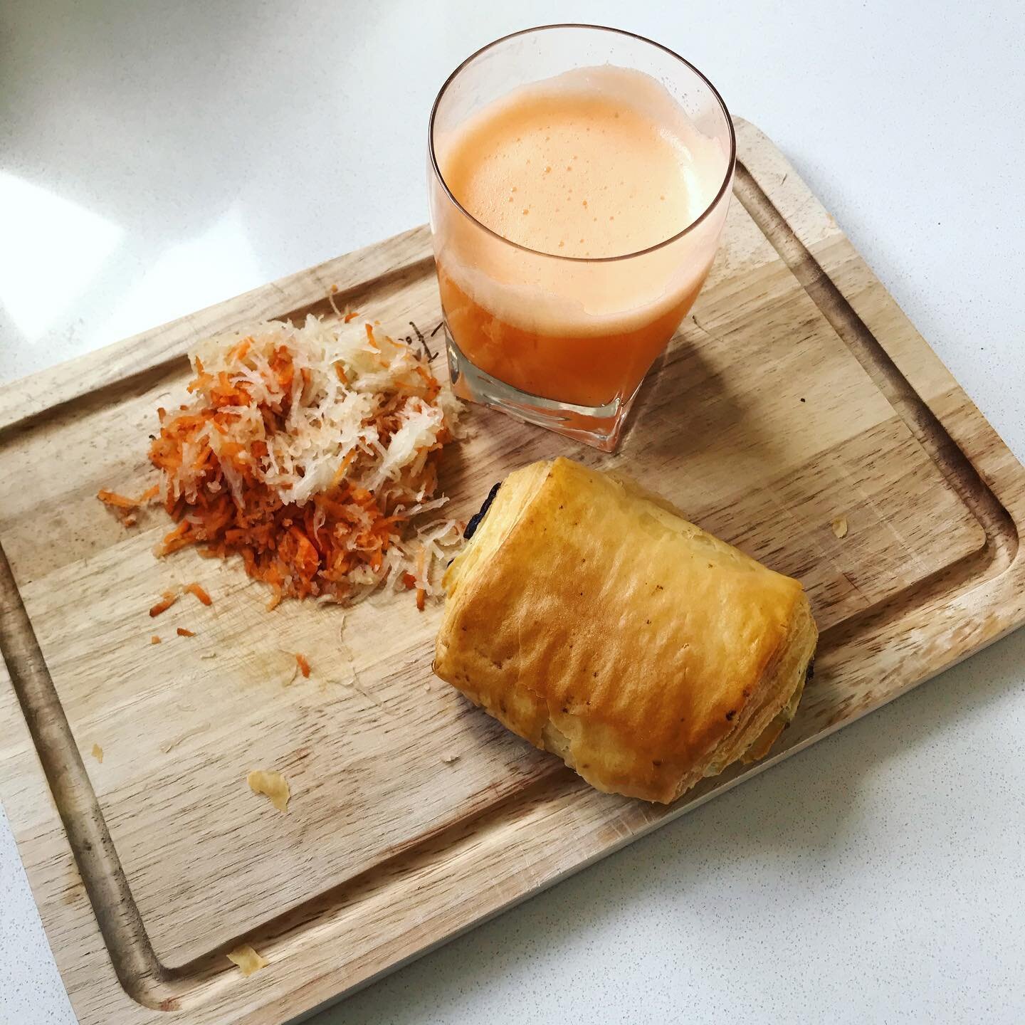 Apple, celeriac and carrot juice. Pastry optional but recommended... Boost a regular glass of apple juice and whizz it up with a handful of raw grated celeriac and carrot. 

#celeriac #celeriacjuice #theuglyone #eatmoreveg #juice #jackbuckfarms #ukgr