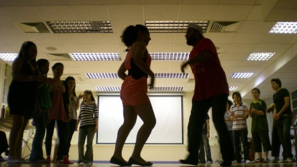 enseñando dance al LAYF 1.jpg