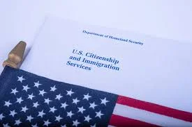 Cómo verificar el estatus de una solicitud o caso de inmigración pendient