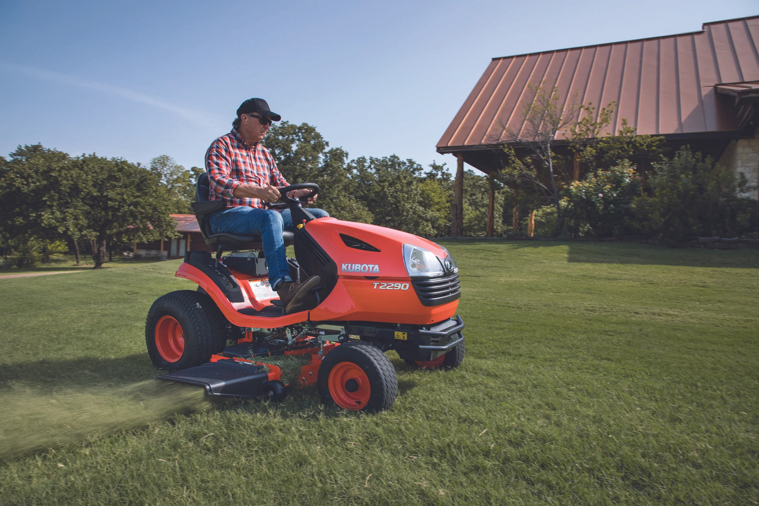 T2290KWT_48_ManSlopeMow1_L.jpg