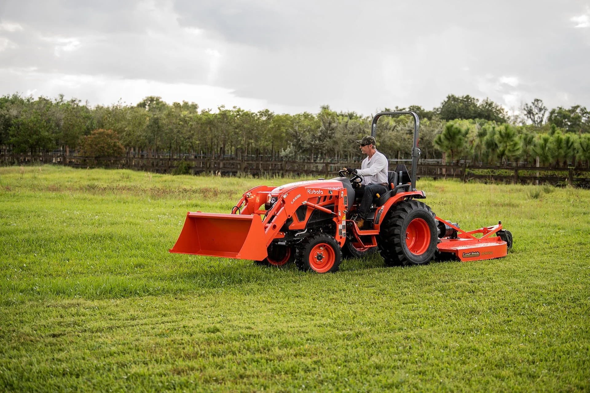 l_lx2610_loader_rearmower_rop_sideangle_01-(1).jpg