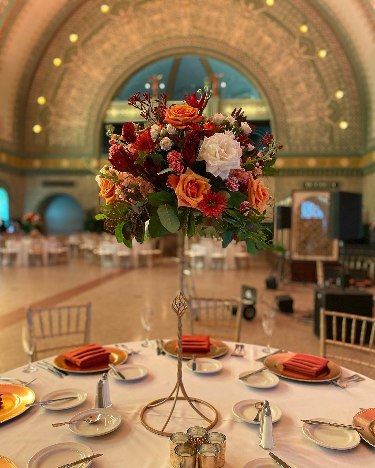 My daughter, Elisabeth, did an amazing job with this wedding! The colors were so right on and Union Station is THE most gorgeous venue! I enjoyed helping 😉