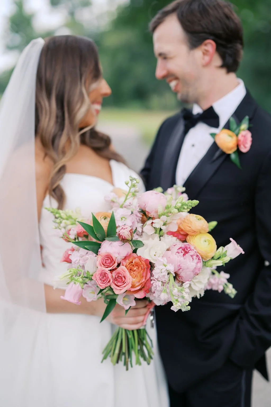 Bright and Cheerful Country Club Wedding