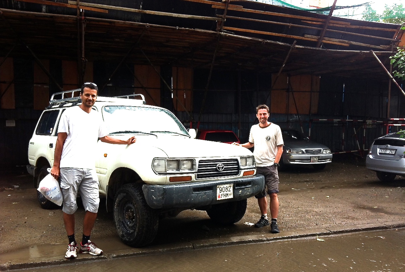 Toyota land cruiser 80, 13 days rental, ludovic bianic, france