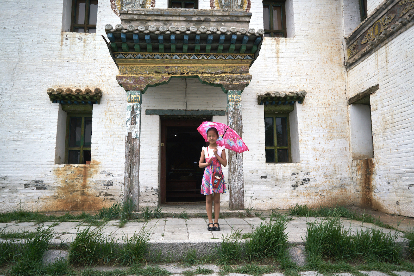 Khasar_S_UmbrellaGirl_Uvurkhangai_Mongolia_Summer_2016 2.jpg