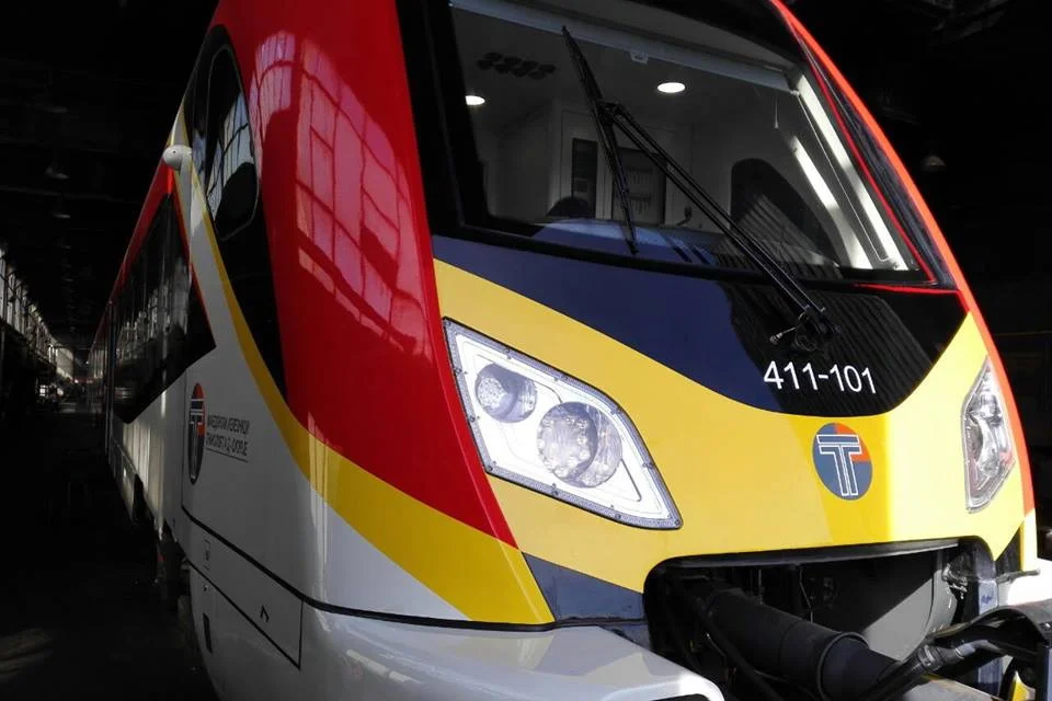 IDA was commissioned to create the interior design, exterior styling and driver's cab for China's first passenger train exported to a European market.